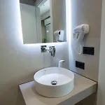 Mina Luxury