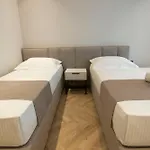 Mina Luxury Tiran