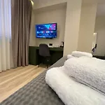 Mina Luxury *