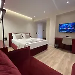 Mina Luxury * Tirana