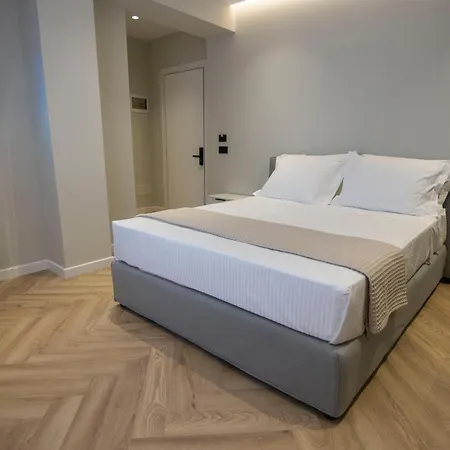 Mina Luxury 地拉那