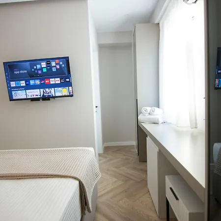 Mina Luxury