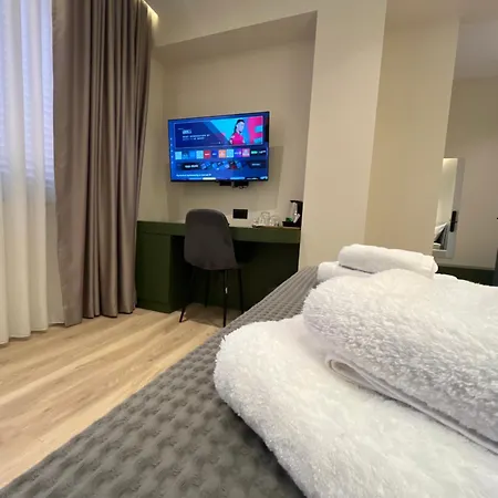 Mina Luxury *