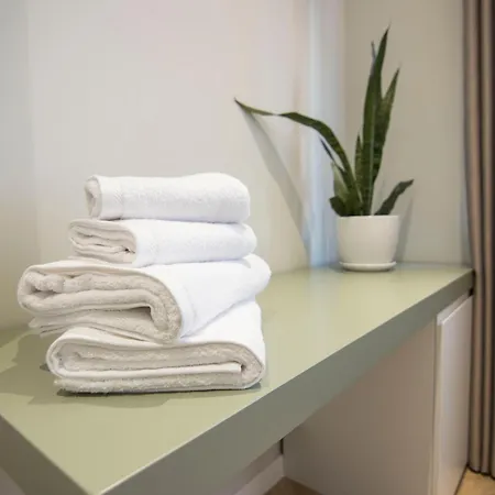 Mina Luxury * 티라나