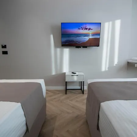 Mina Luxury * Tirana