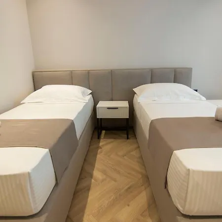 Mina Luxury טיראנה