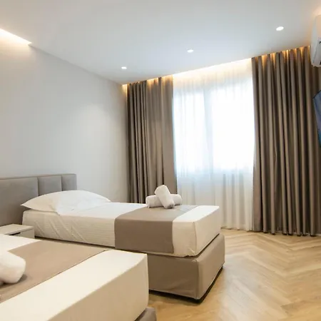 Mina Luxury * 티라나