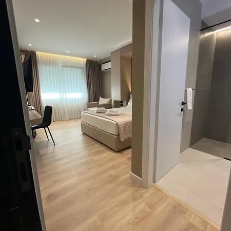 Mina Luxury * 티라나