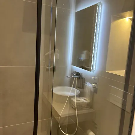 아파트 Mina Luxury 티라나