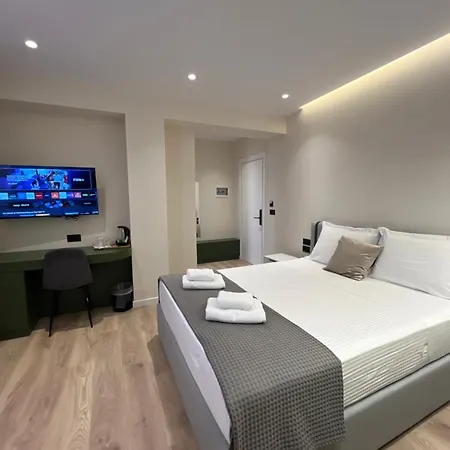 Mina Luxury * 티라나