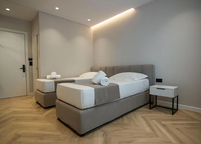 Mina Luxury * Tirana