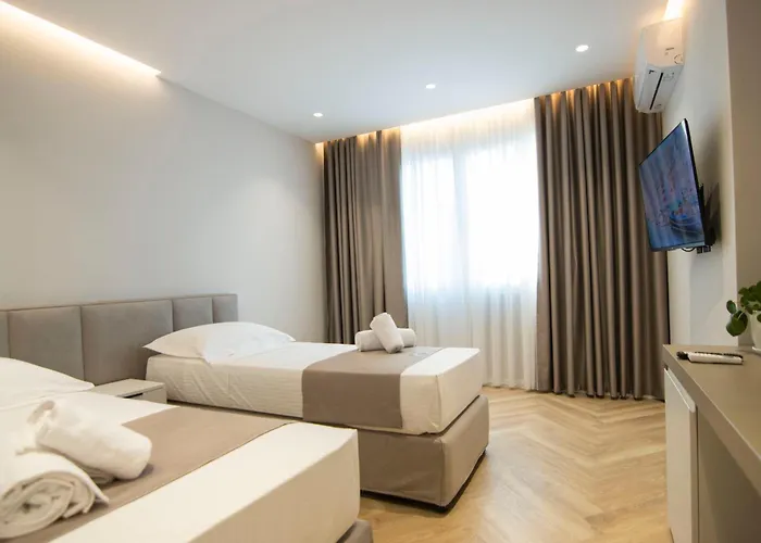 Mina Luxury * Tirana